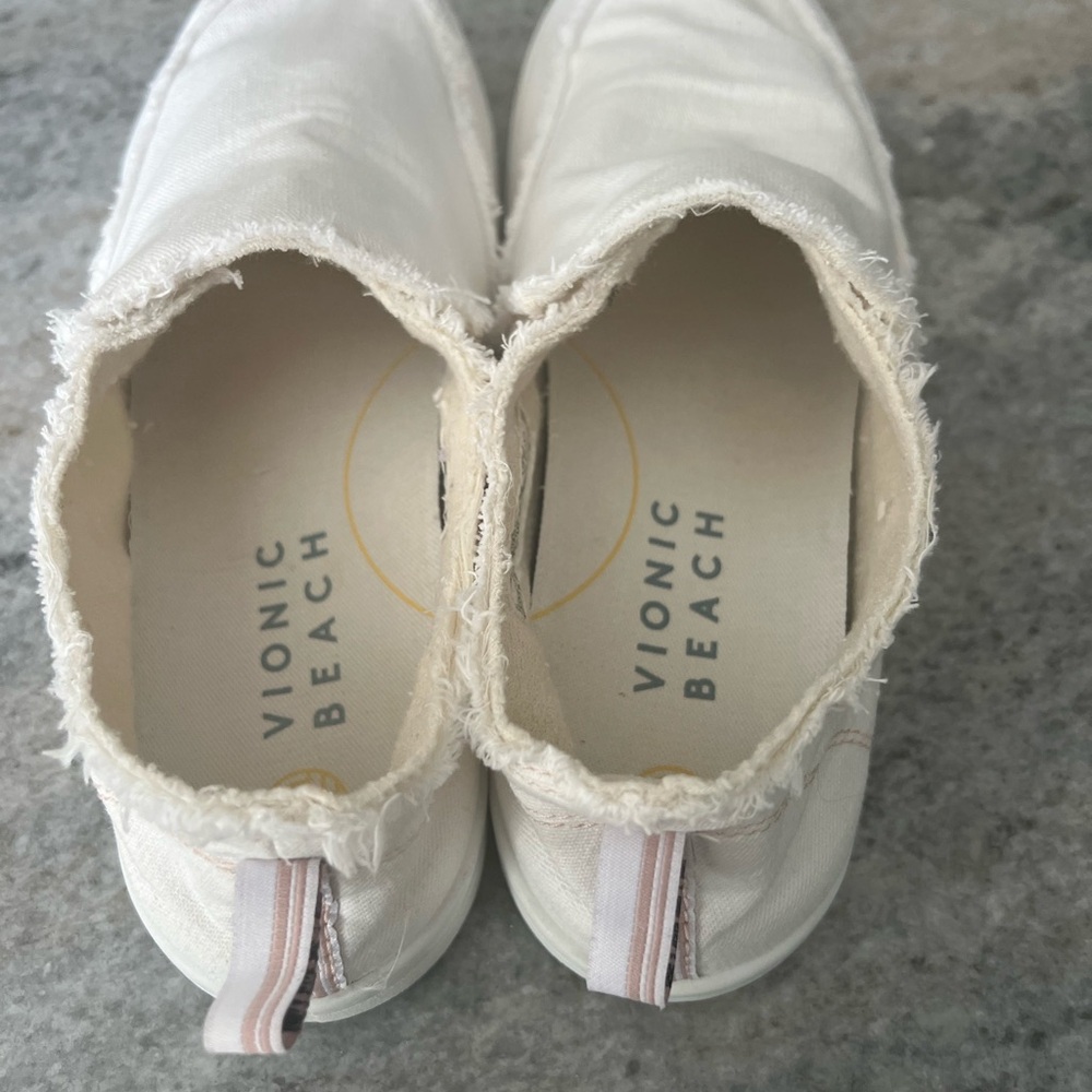 Vionic White Canvas Frayed Slip-On Sneakers with Pink Heel Tab